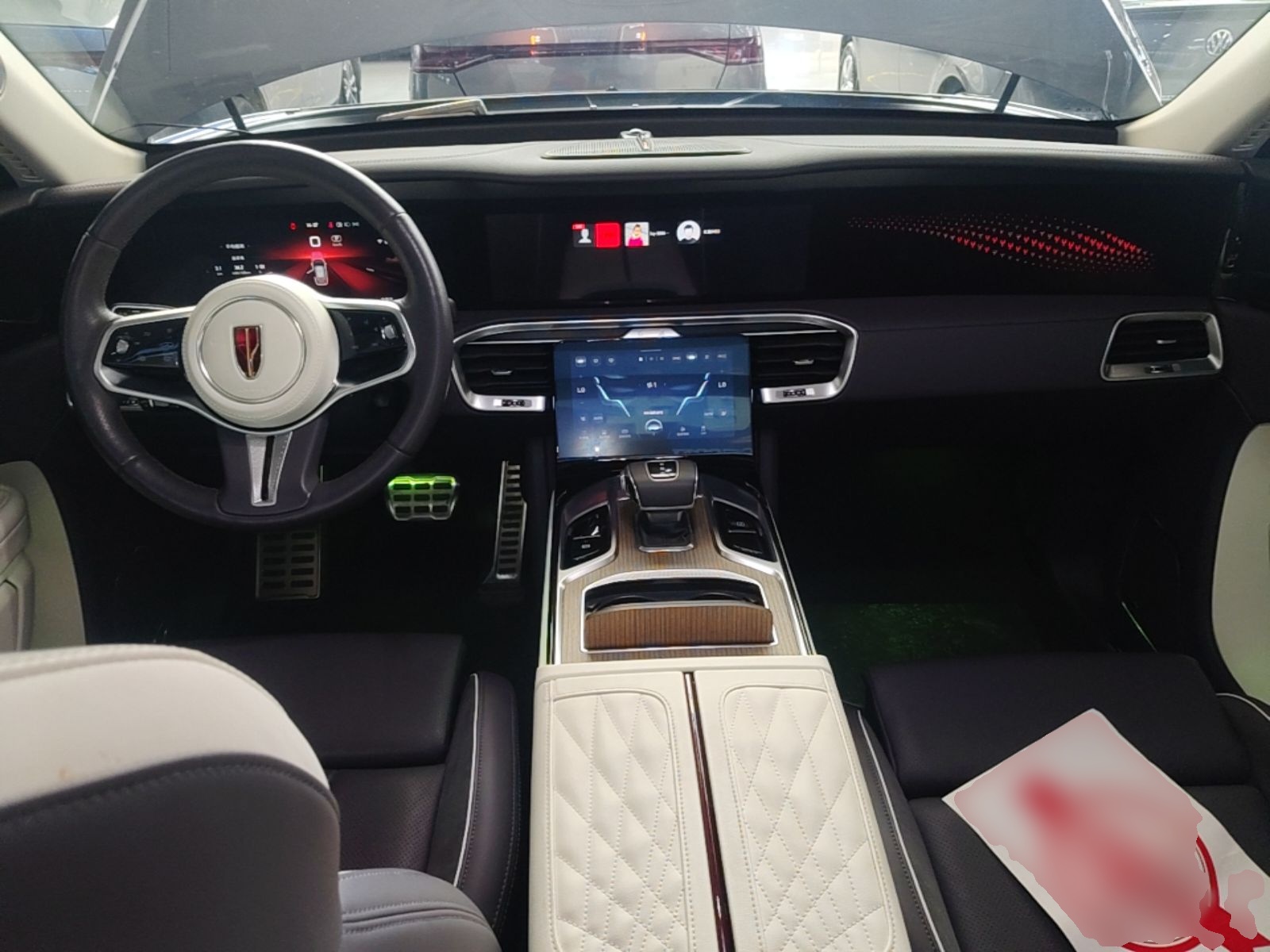 Hongqi E-HS9 2022 690 km Range Flagship Edition Six Seats — снимка 12