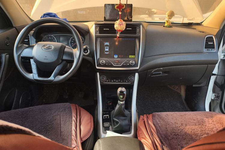 Used Land X5 2016 Plus 1.5T Manual Enjoyment Edition Center Console