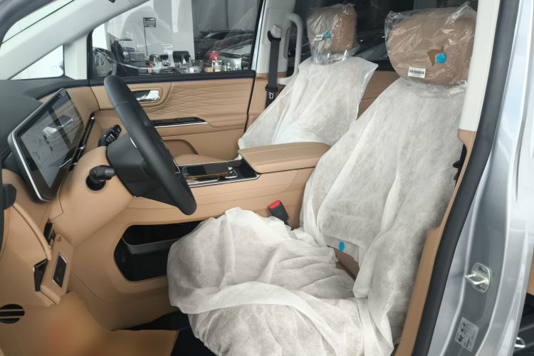 Used JAC Refine RF8 2024 Zhiling Edition 2.0T Flagship Model