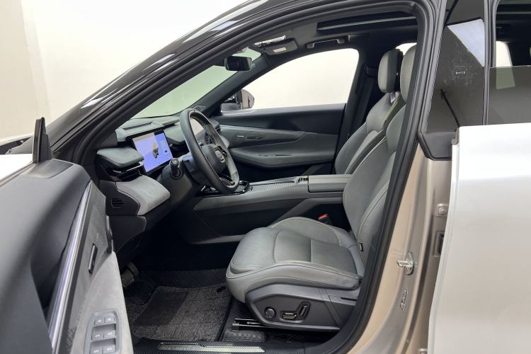 Used Lynk & Co 08 EM-P 2023 245km Ultra-Long Range Halo