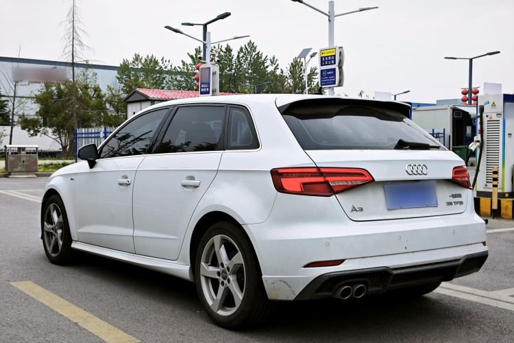 Used Audi A3 2019 Sportback 35 TFSI Fashion Edition China VI Emission Standard Exterior 4
