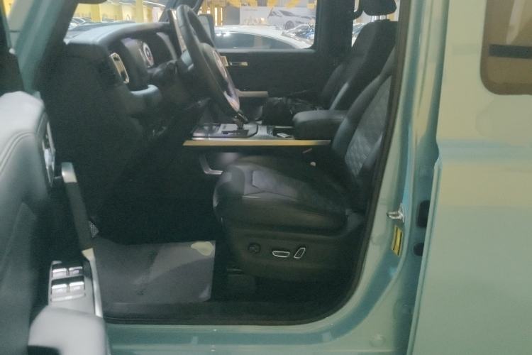 Used 212 T01 2025 2.0T Changfeng
