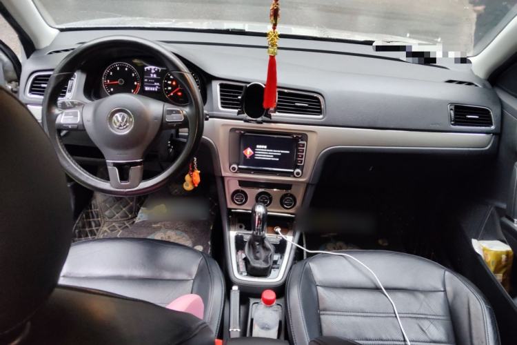 Used Volkswagen Lavida 2013 1.6L Automatic Luxury Edition