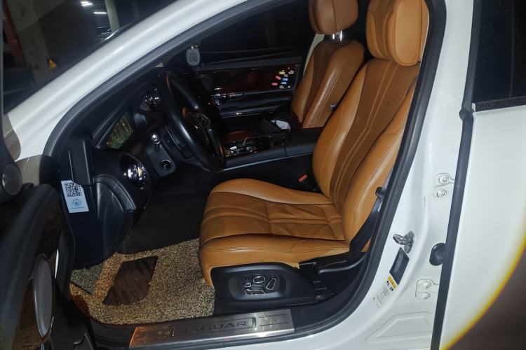 Used Jaguar XJ 2014 XJL 3.0 SC Two-Wheel-Drive Panoramic Business Edition
