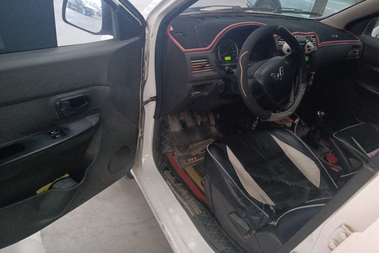 Used Wuling Hongguang 2015 1.2L S Base Model China V Standard