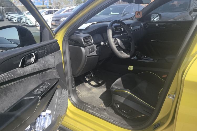 Used Lynk & Co 03 2020 03+ 2.0TD Automatic Wind-Chasing Edition Interior 1