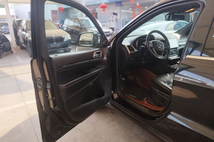 Used Jeep Grand Cherokee 2014 3.0L Comfort Navigation Edition
