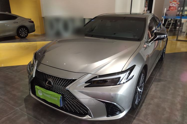 Used Lexus ES 2025 300h Deluxe Edition