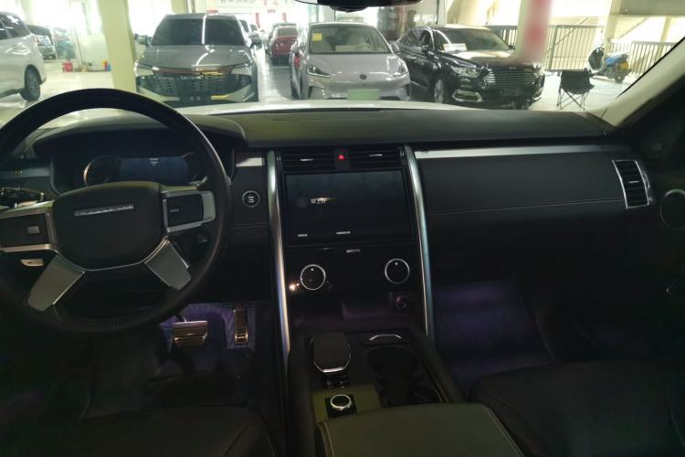 Used Land Rover Discovery 2023 Revised Version 360 PS R-Dynamic S