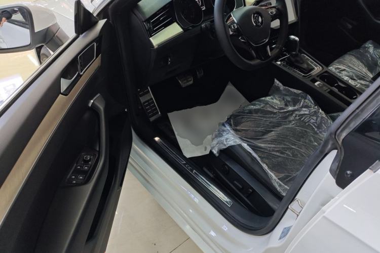 Used Volkswagen FAW-Volkswagen CC 2020 330TSI Huayan Edition China VI Standard Driver Seat