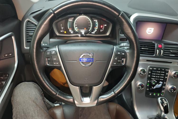 Used Volvo XC60 2017 T5 AWD Smart Upgrade Edition
