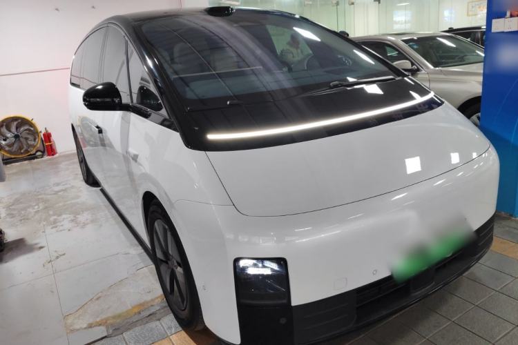 Used Li Auto MEGA 2025 Home Family Special Edition Exterior 2