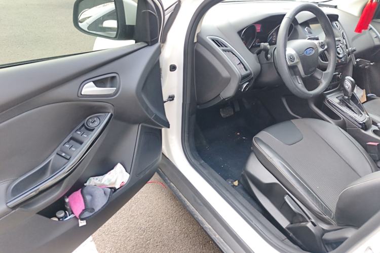 Used Ford Focus 2012 Sedan 1.6L Automatic Fashion Edition