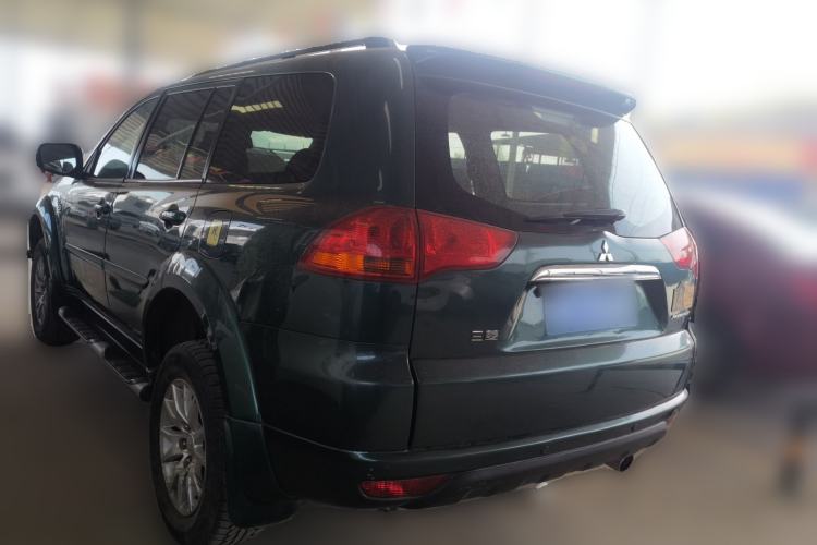 Used Mitsubishi Pajero Sport 2013 3.0L Automatic Two-Wheel Drive Luxury Edition Rear Left 45 Deg