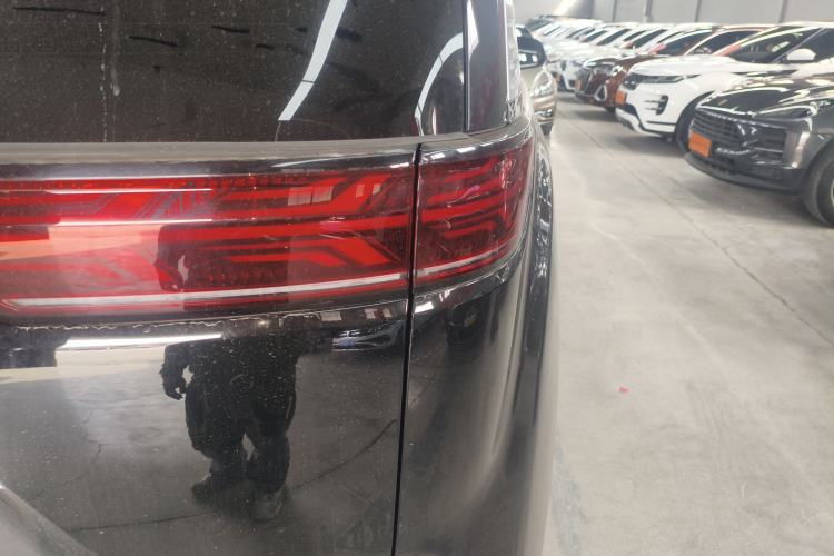 Used Denza D9 2024 DM-i 980 Four-Wheel Drive Prestige Model Right Rear Taillight