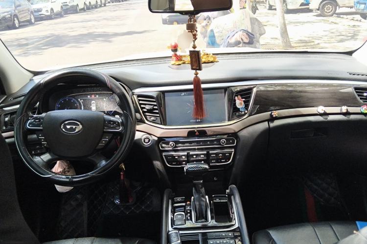 Used GAC Trumpchi GS8 2017 320T Two-Wheel Drive Luxury Smart Connectivity Version (7 Seats)
