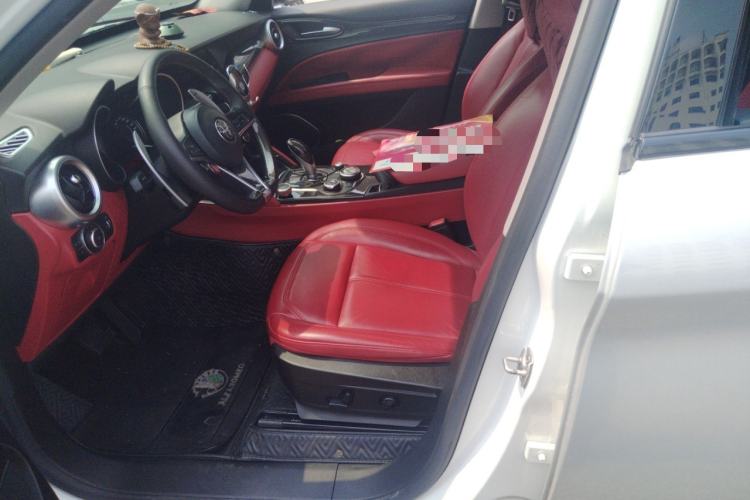 Used Alfa Romeo Stelvio 2017 2.0T 200HP Luxury Edition Left Front Seat