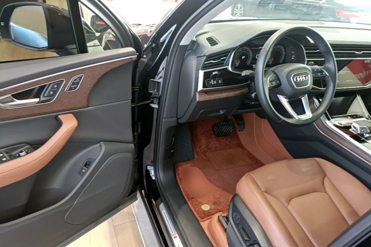 Used Audi Q7 2023 45 TFSI quattro S line Sport model