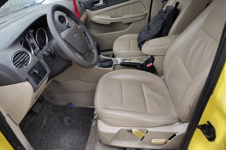 Used Ford Focus 2011 Hatchback 1.8L Automatic Fashion Edition Left Front Seat