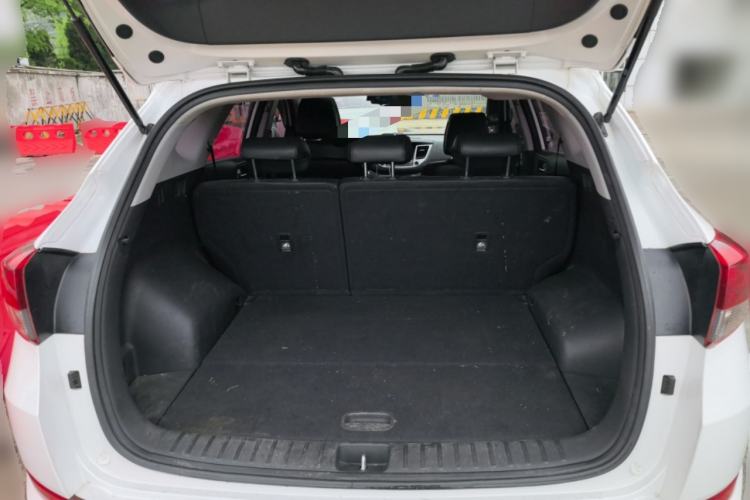 Used Hyundai Tucson 2015 1.6T Dual-Clutch Two-Wheel-Drive Smart Model Trunk