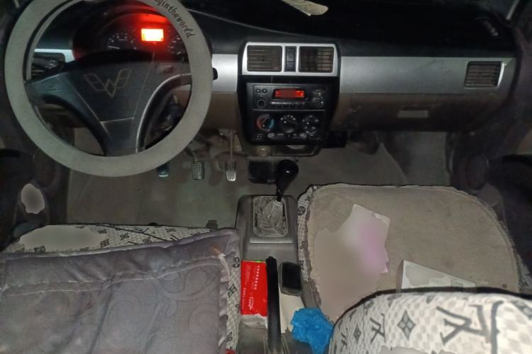 Used Wuling Rongguang 2011 1.2L Base Version
