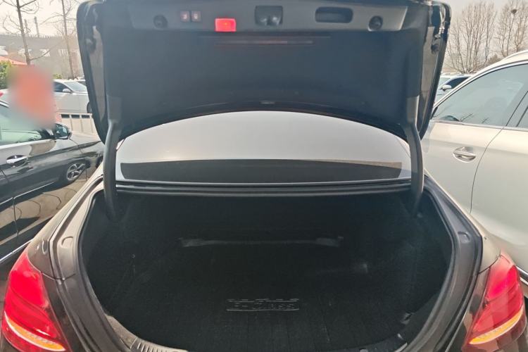 Used Mercedes-Benz E-Class 2019 Restyled E 300 L Sporty and Stylish Edition Trunk