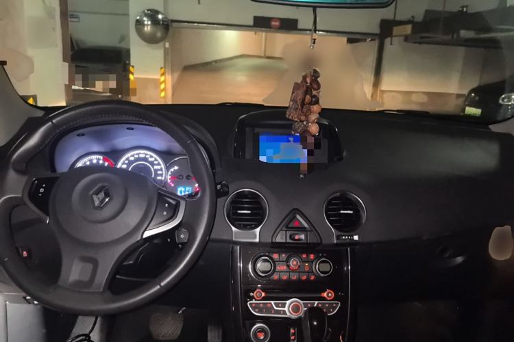 Used Renault Koleos 2012 2.5L Two-Wheel Drive Comfort Edition with Navigation