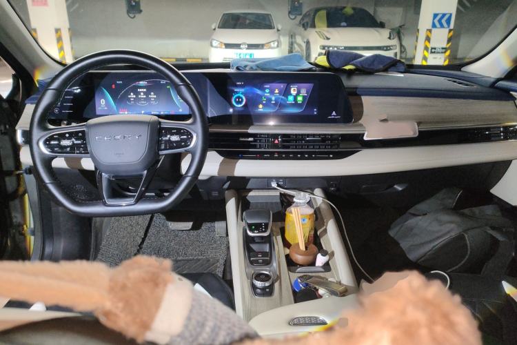 Used Chery Arrizo 8 2022 1.6T DCT Elite Center Console