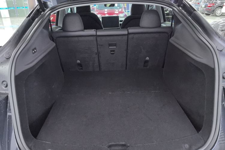 Used Tesla Model Y 2025 Rear-Wheel-Drive Version
