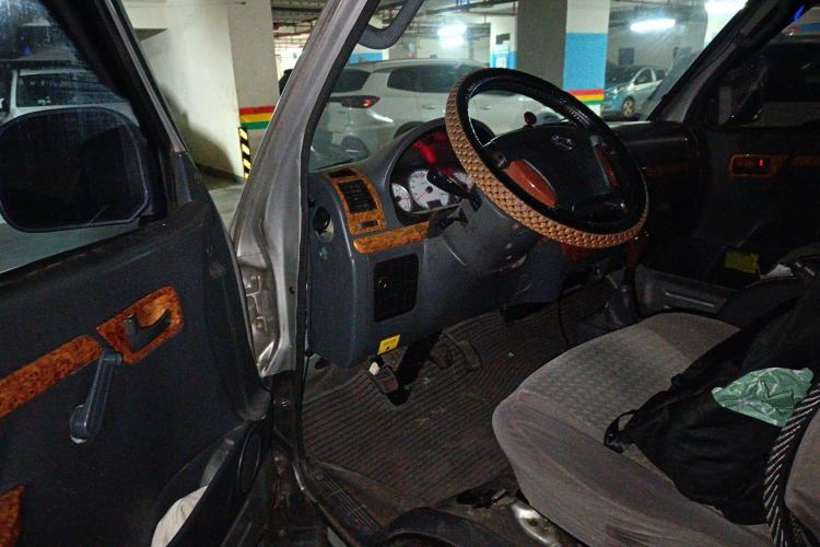 Used King Long Golden Way 2014 2.2L CNG Long-Wheelbase Entrepreneurial Version XG491 Driver Seat