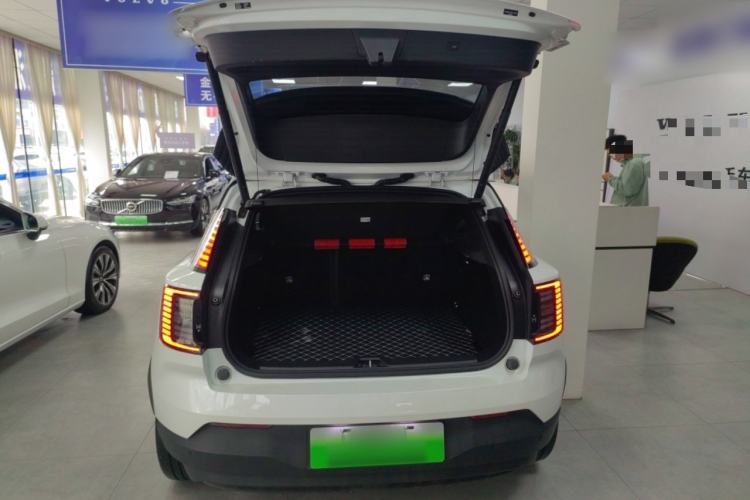 Used Volvo EX30 2025 Rear-Drive Long-Range Plus Model
