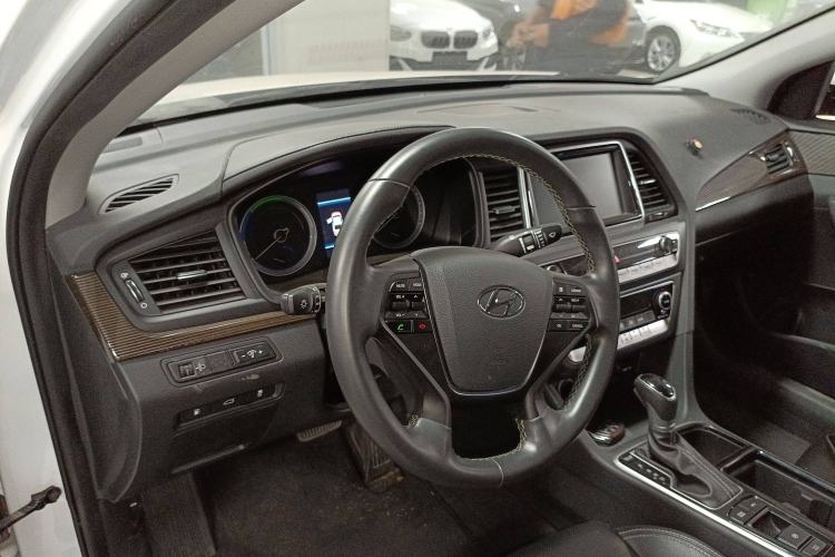 Used Hyundai Sonata Plug-in Hybrid 2018 2.0 PHS Smart Connect Version China VI Standard
