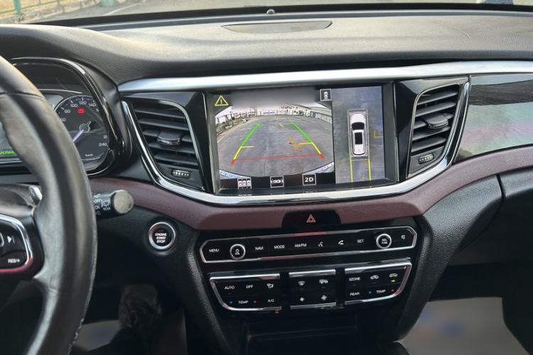 Used GAC Trumpchi GS8 2017 320T Two-Wheel Drive Luxury Smart Connectivity Version (7 Seats)