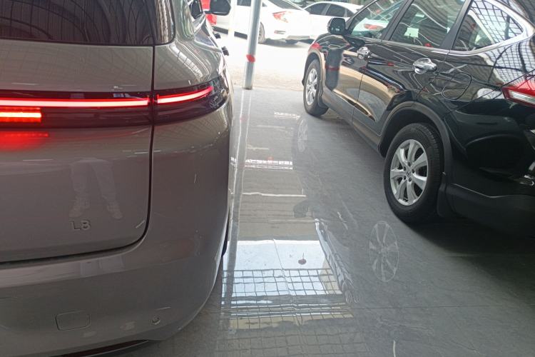 Used Li Auto L8 2023 Pro Model
