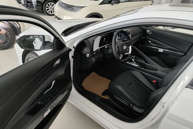 Used Hyundai Elantra 2023 1.5L CVT GLX Elite Edition
