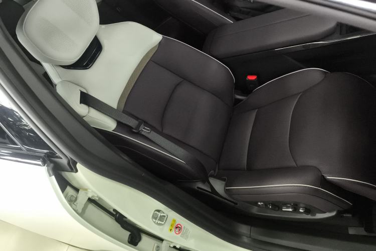 Used Mazda EZ-60 2025 Model Range-Extended 200 Max
