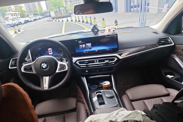 Used BMW 3 Series 2023 325Li M Sport Package Center Console