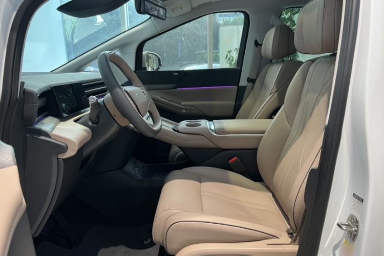 Used XPeng X9 2025 740 Ultra-Long Range Max
