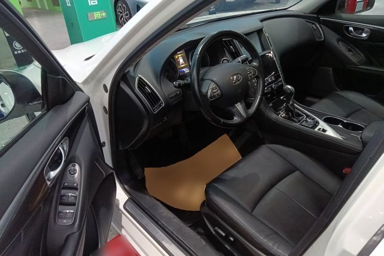 Used Infiniti Q50L 2016 2.0T Comfort Edition
