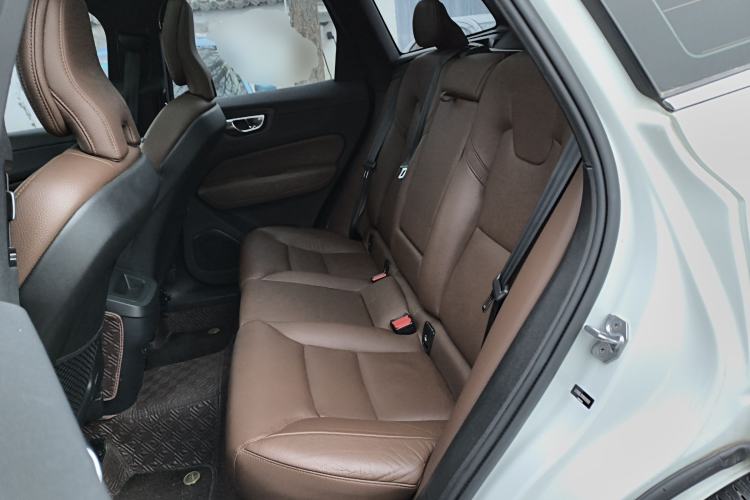 Used Volvo XC60 2022 B5 4x4 Zhiyi Luxury Edition
