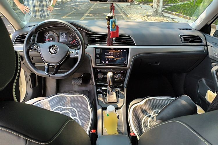 Used Volkswagen Lamando 2019 280TSI DSG Comfort Edition China V Standard Center Console