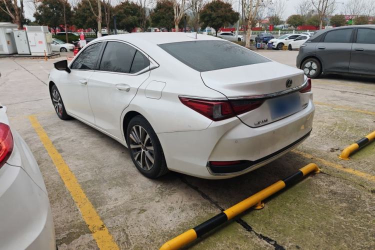 Used Lexus ES 2020 200 Excellence Edition
