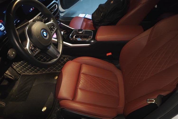 Used BMW i3 2022 eDrive 35 L Left Front Seat