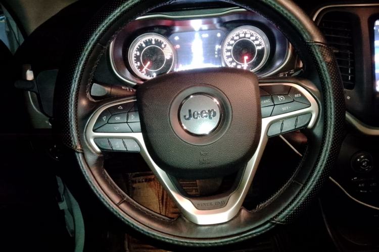 Used Jeep Cherokee 2017 2.0L Superior Edition