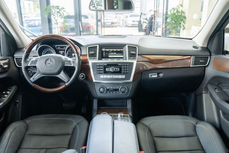 Used Mercedes-Benz M-Class 2015 ML 400 4MATIC Luxury Model
