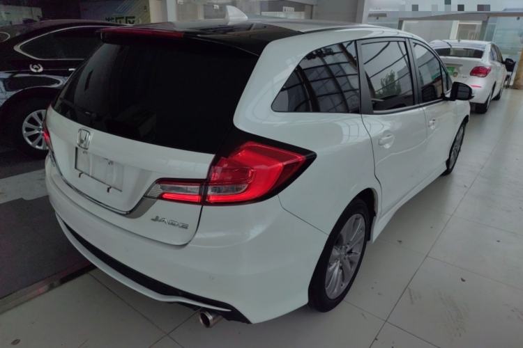 Used Honda Jade 2017 1.8L automatic Comfort version 5 seats
