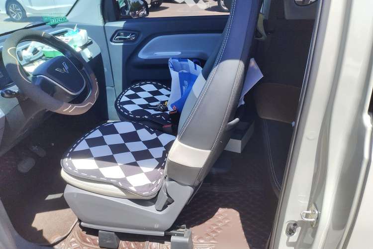 Used Wuling Hongguang MINIEV 2022 Macaron Premium Model – Lithium Iron Phosphate