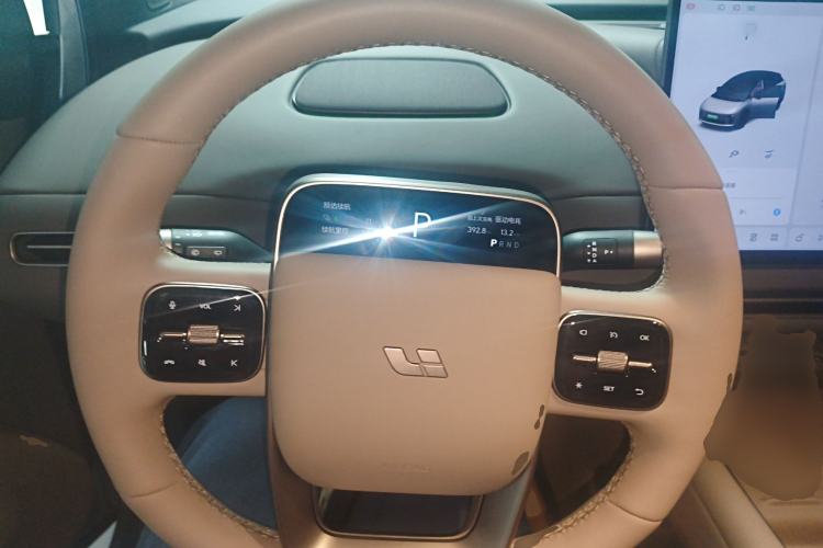 Used Li Auto i6 2025 Model Two-Wheel-Drive Standard Type Steering Wheel