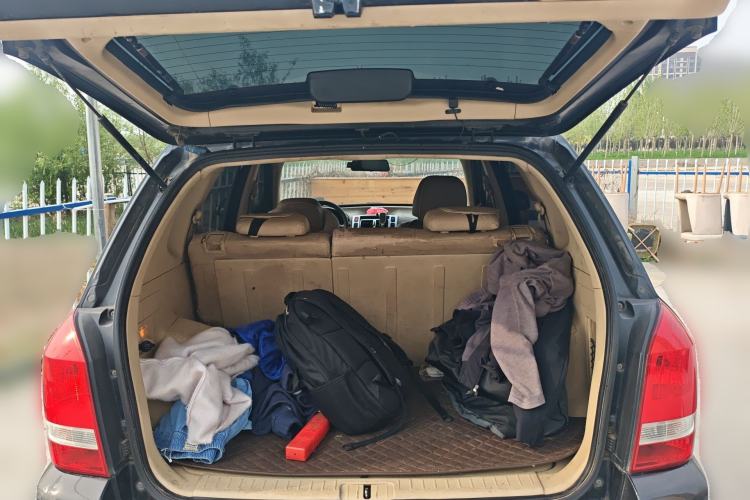 Used Hyundai Tucson 2013 2.0L Manual Two-Wheel Drive Fashion Edition Trunk