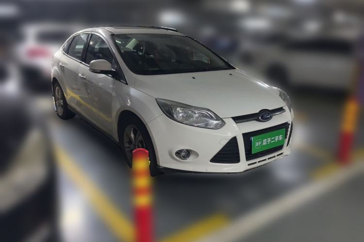 Used Ford Focus 2012 Sedan 1.6L Manual Fashion Edition
